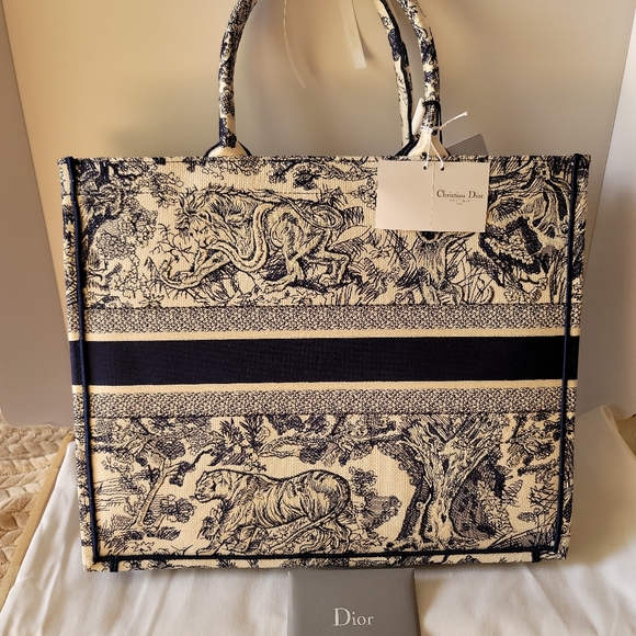 Dior Book Tote Large Size Limited Edition New Blue White Toile de Jouy motif - Picture 9 of 16